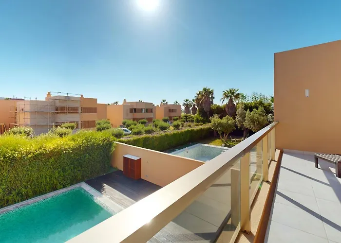 Herdade Dos Salgados, V3 *