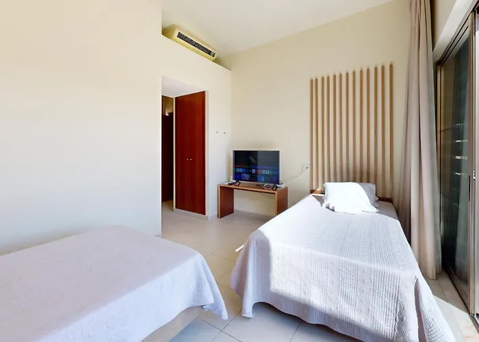 Herdade Dos Salgados, V3