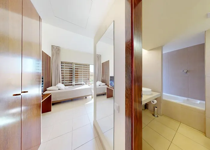 Herdade Dos Salgados, V3 *